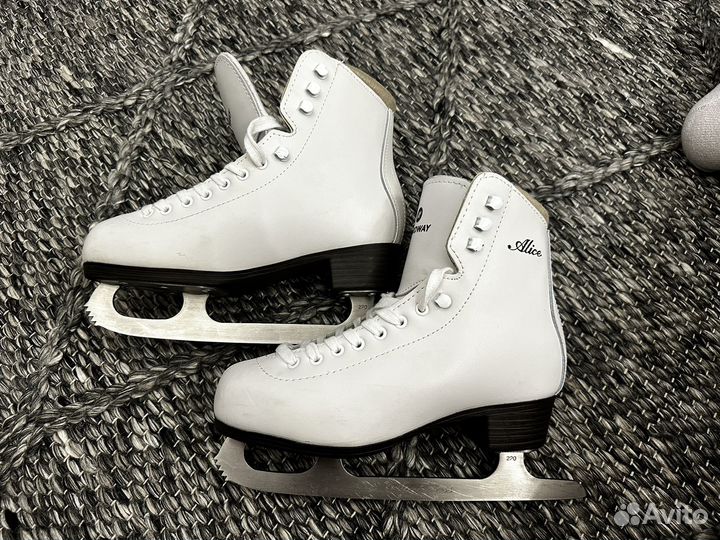 Коньки фигурные
