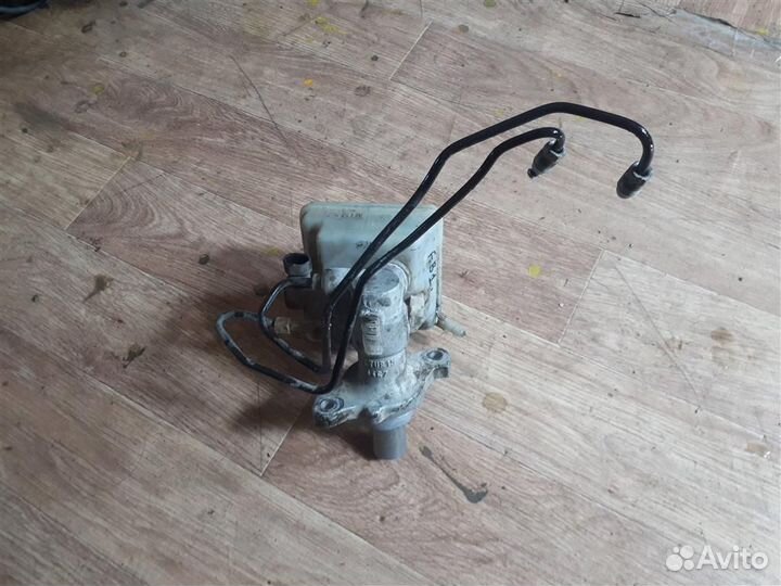 Цилиндр тормозной главный Opel Astra H sedan 2004