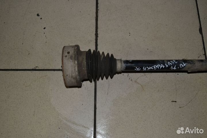 Привод передний левый 1.6 BSE Volkswagen Jetta 5