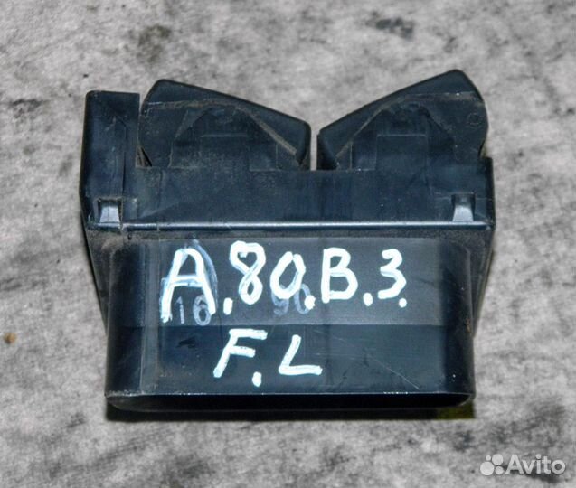 Решетка воздуховода Audi 80 B3 893820901A