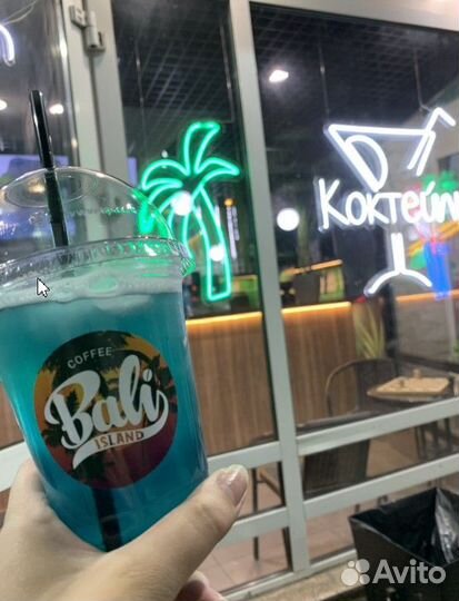 Кофейня с уникальной концепцией бара на острове