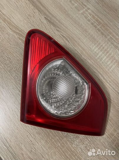 Фонарь внутренний правый тойота королла 150