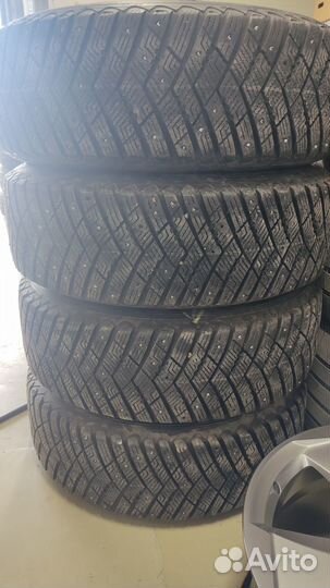 Goodyear Ultragrip Ice Arctic 215/65 R17 99T