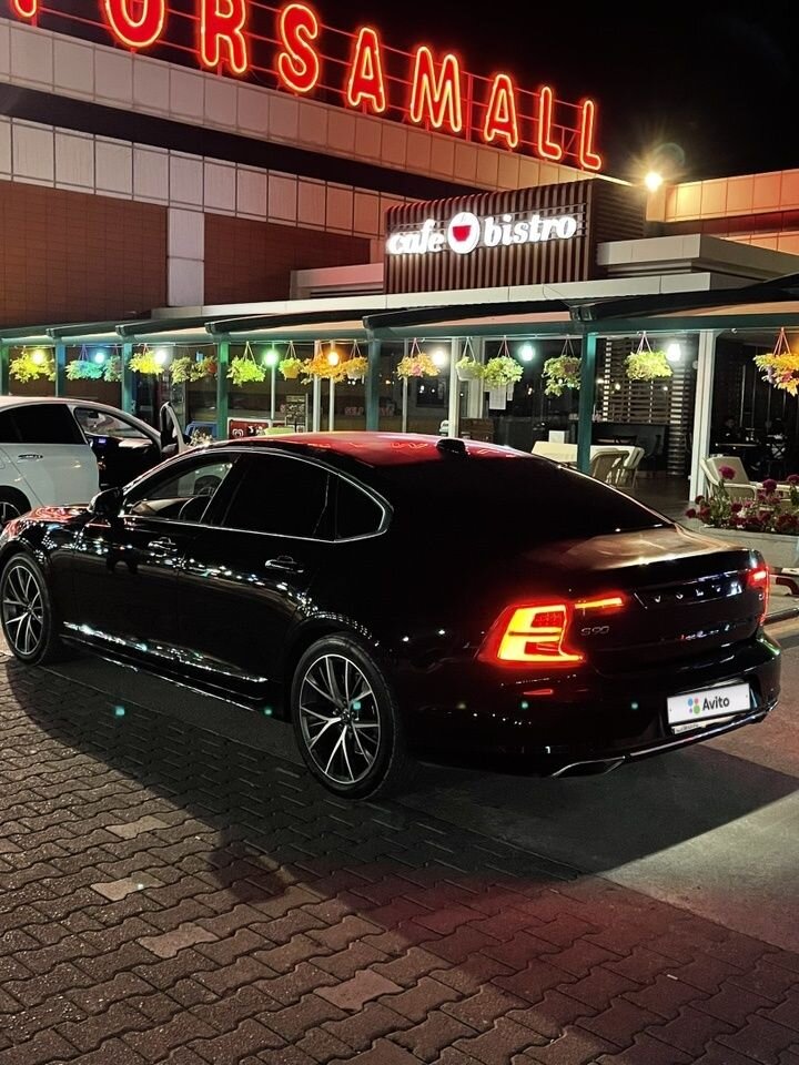 Volvo S90: фото владельца