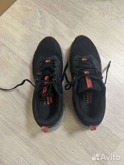 Кроссовки женские Asics