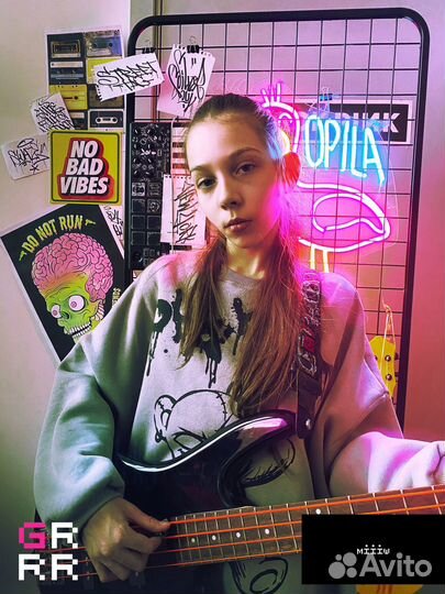 Уроки игры на гитаре / Барабанах / Рок-школа 7+