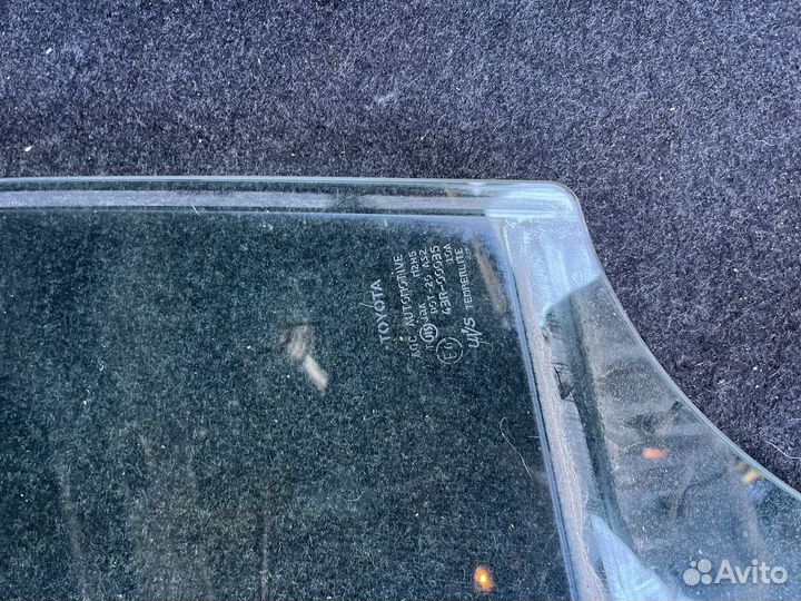 Переднее левое секло camry 40