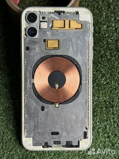 iPhone 11, 64 ГБ