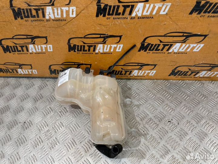 Расширительный бачок Land Rover Discovery 5 3.0L