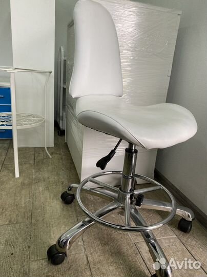 Стул для косметолога бу