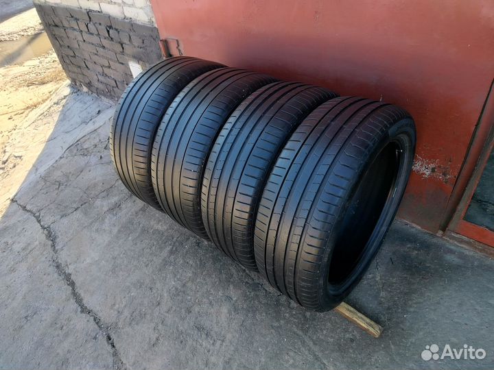 Pirelli P Zero 245/45 R20 и 275/40 R20 103W
