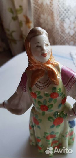 Статуэтка Плясунья Даша Дулево