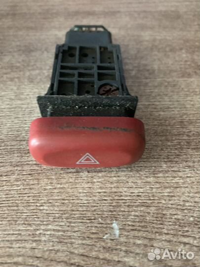 Кнопка аварийки Suzuki Baleno Grand Vitara