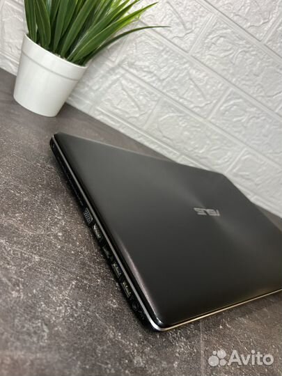 Игровой ноутбук asus i3/6gb/ssd