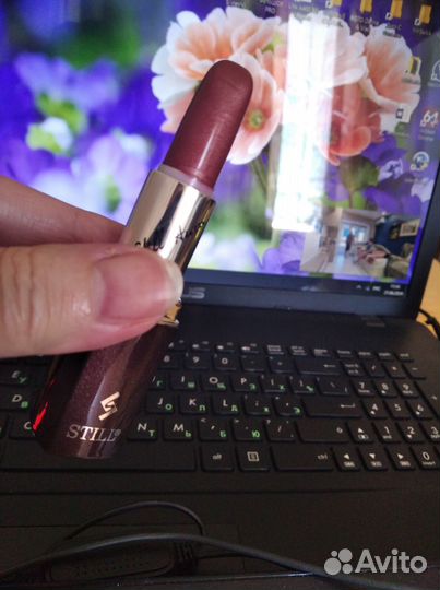 Губная помада Still Aura тон 725 Поэзия чувств