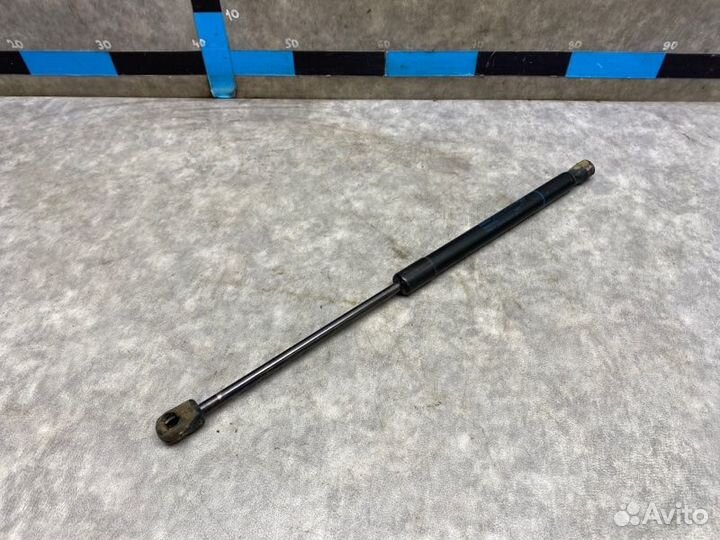 Амортизатор багажника Opel Astra H 1.6 Z16XER