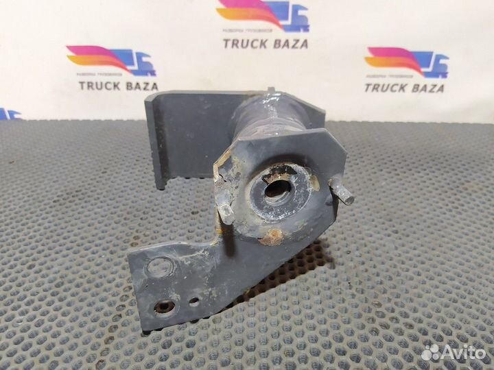 Кронштейн усилителя бампера правый