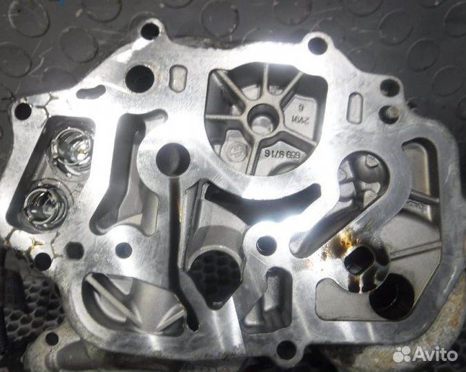 Audi Q5 Кронштейн масляного фильтра