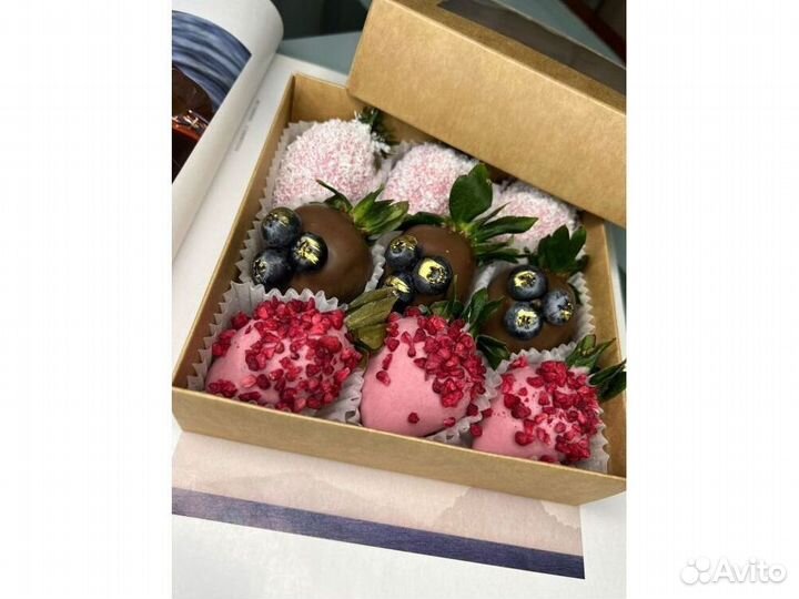 Клубника в шоколаде, букет из клубники KBK-4348