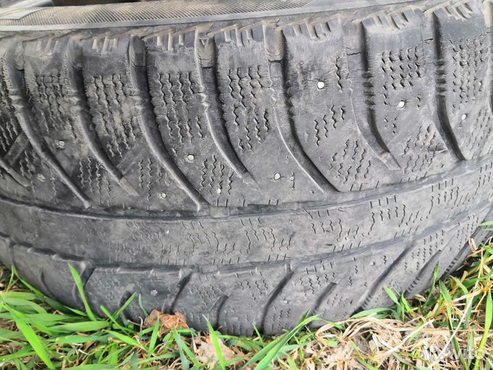 Bridgestone Ice Cruiser 7000 245/50 R20