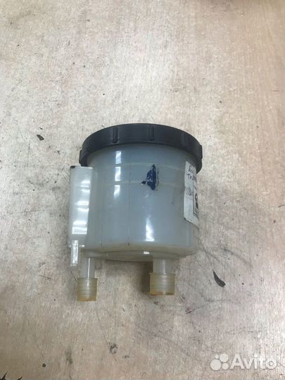 Бачок расширительный гидроусилителя VW transporter