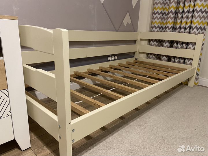 Кровать из массива бука