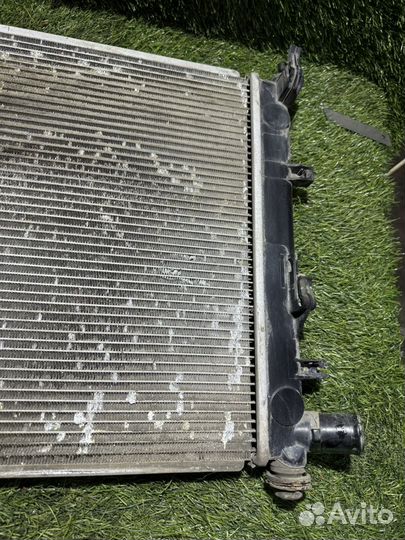 Радиатор охлаждения Kia Rio 3
