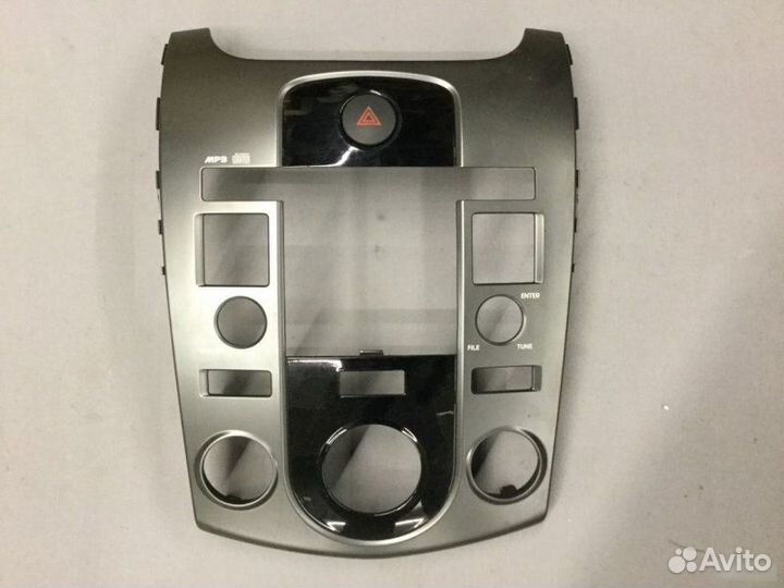 Накладка на торпедо центральная Kia Cerato