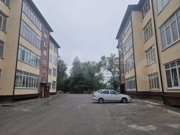 3-к. квартира, 74 м², 2/4 эт.