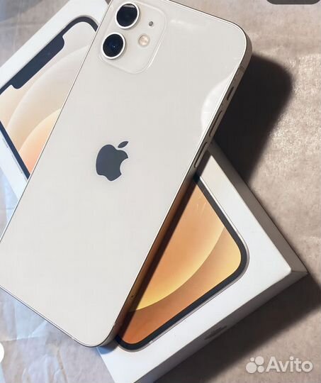 iPhone 12, 64 ГБ