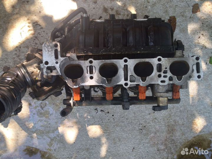 Впускной колектор