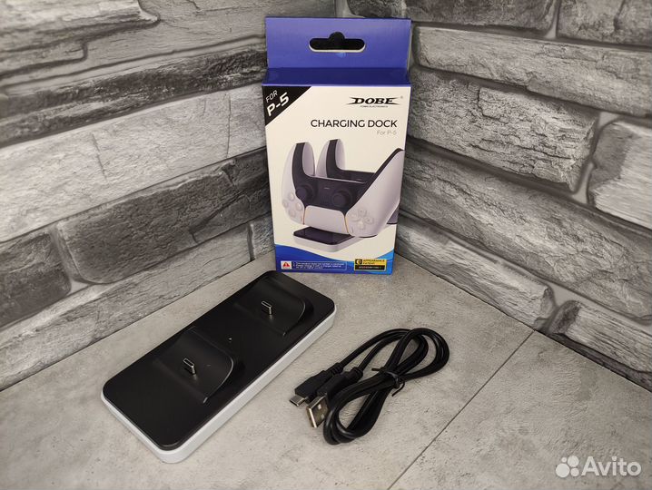 Зарядная станция Dobe для 2-х джойстиков PS5 новая