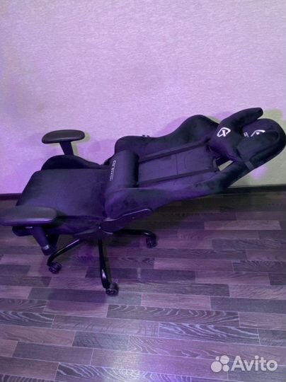 Компьютерное игровое кресло