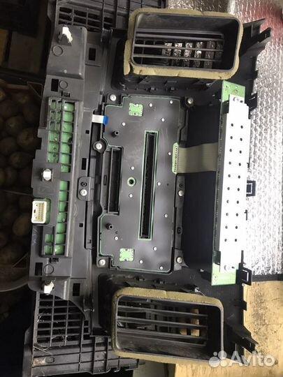 Штатная магнитола на mitsubishi lancer 10