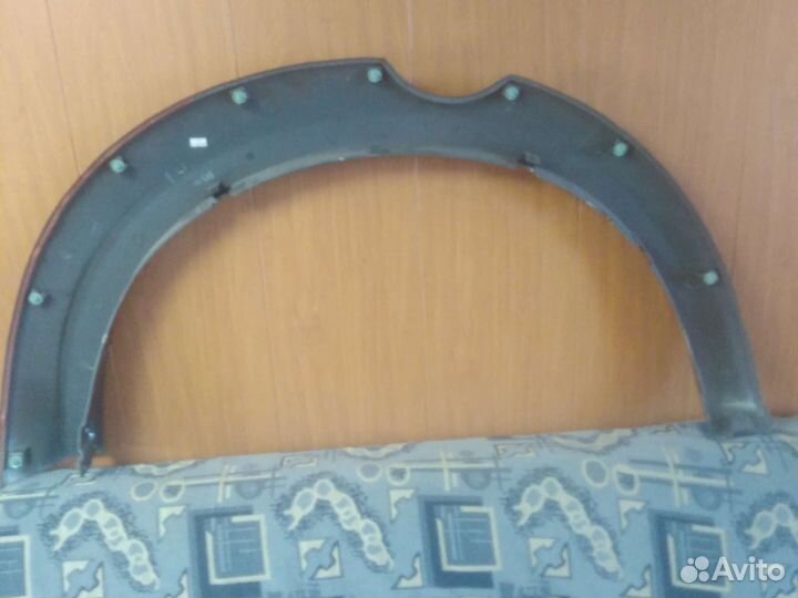 Накладка заднего крыла левая мицубиси L200