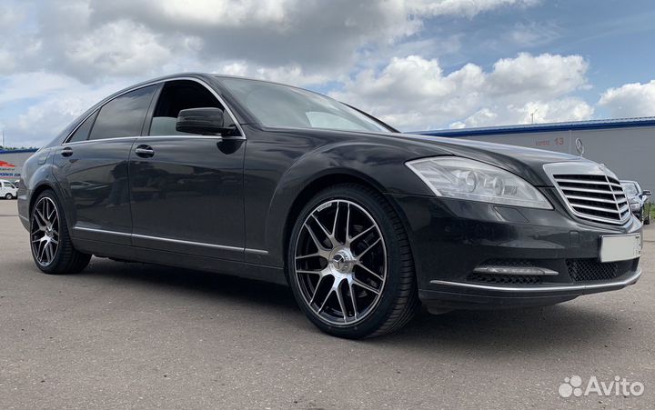 Разноширокие диски R20 на S-класс