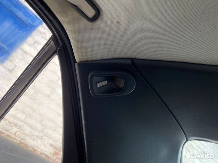 Плафон освещения салона задний Mercedes W126