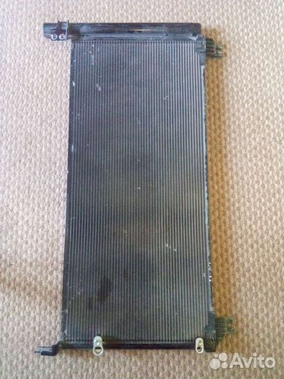 Радиатор на Лексус гибрид 2020г