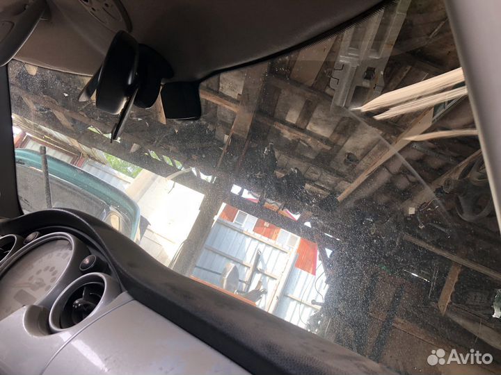 Лобовое стекло на mini cooper 2004г