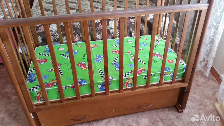 Кроватка-маятник