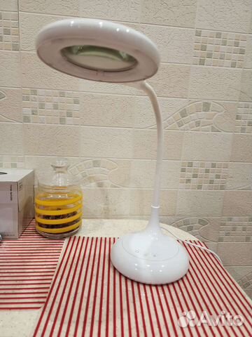 Настольная лампа с увеличительным стеклом (лупа)