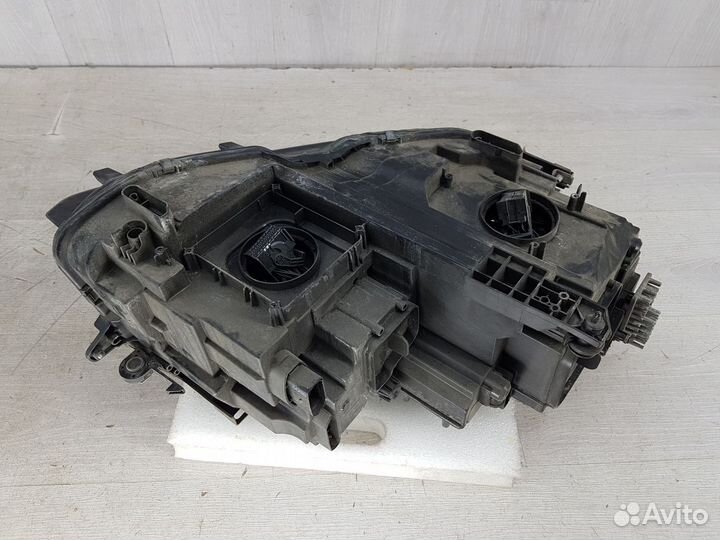 Фара левая Volkswagen Tiguan