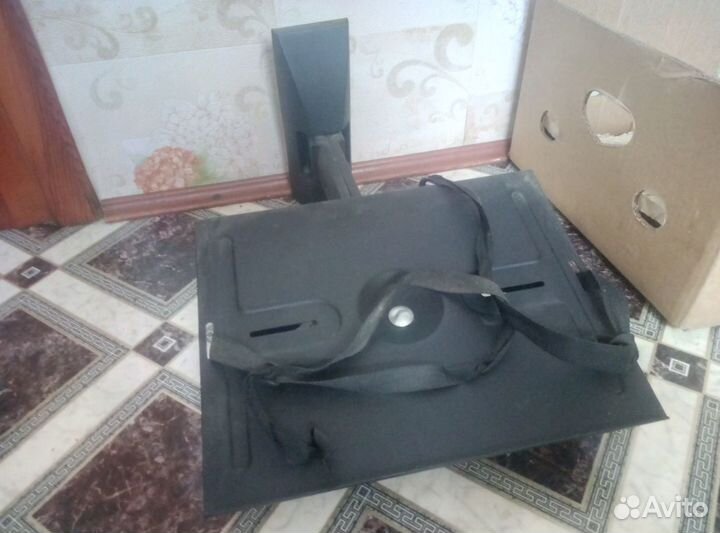 Навесная подставка для телевизора