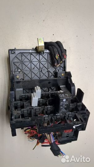 Блок предохранителей Volkswagen Sharan, 2003