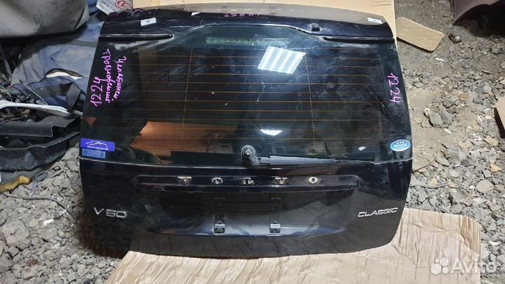 Дверь задка крышка багажника Volvo V50 со стеклом