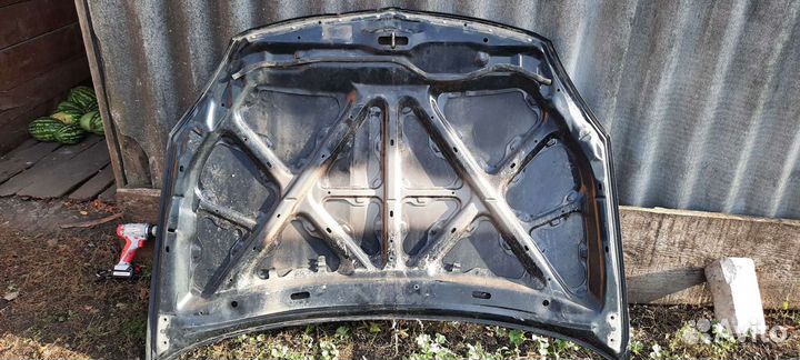 Капот на lancer 9