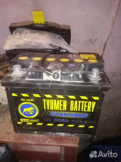 Аккумулятор автомобиля 60 ампер на гарантии