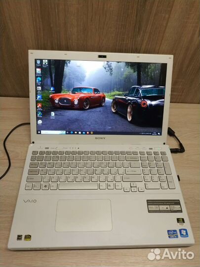 Белый Sony Vaio - i5,SSD,Full HD SVS15