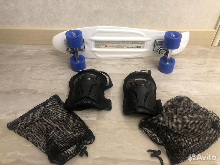 Скейтборд Детский новый в комплекте наколенники