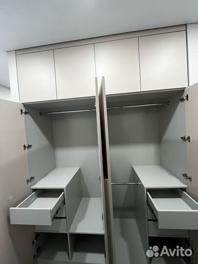 Шкаф распашной